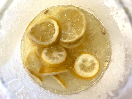 酵素の素に漬けたレモン